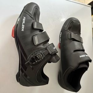 Men’s bike shoes compatible with Peloton